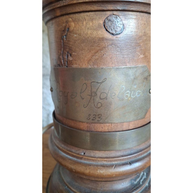 19th Century Antique Lamp in Turned Wood and Engraved Brass from Royal Adelaide, 1890s For Sale - Image 5 of 13