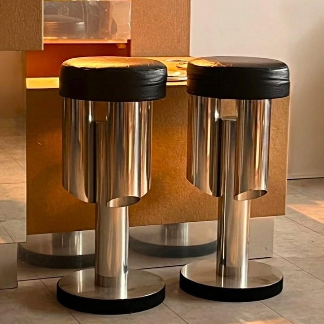 Italian Modern Dry Bar Unit with Mirror, Brass Accents and Stools, 1970s, Set of 3 For Sale - Image 9 of 15