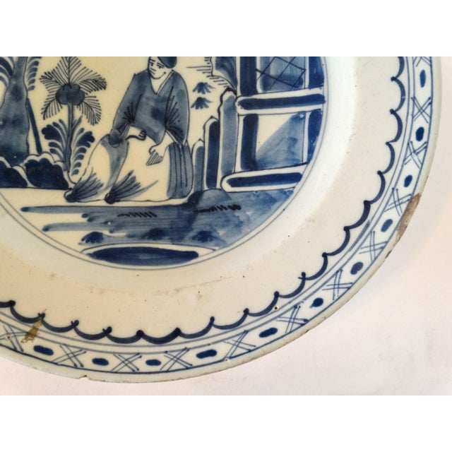 Blue 18th-Century English Figural Chinoiserie Charger Hand Painted For Sale - Image 8 of 11