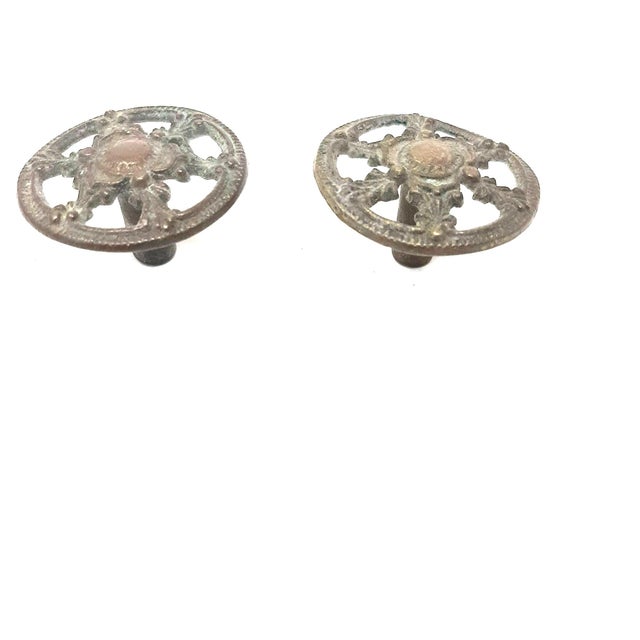 Early 20th Century Victorian Ornate Cast Iron Round Knobs Hardware - Set of 2 For Sale - Image 4 of 9