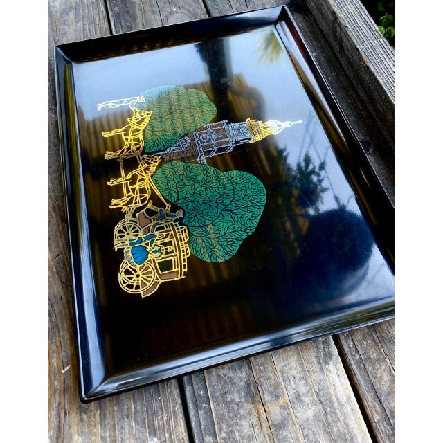 Vintage Couroc Independence Hall Serving Tray – Colonial Philadelphia Horse & Carriage Scene – Monterey California For Sale - Image 4 of 13