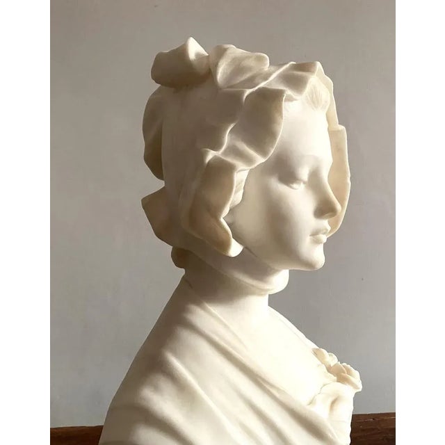 Grazile Girl Sculpture in Alabaster, 1800s For Sale - Image 6 of 7