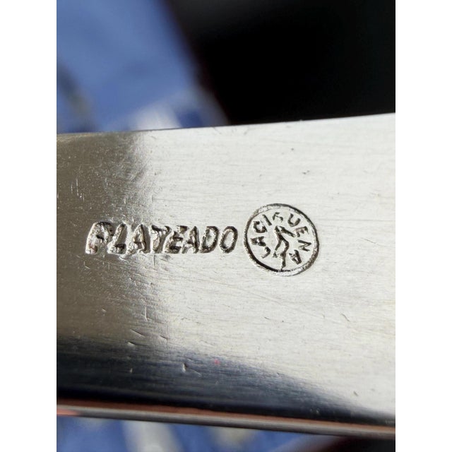 Spanish La Cisueña Plateado Silverware Set in Original Case, 1890s, Set of 30 For Sale - Image 9 of 11