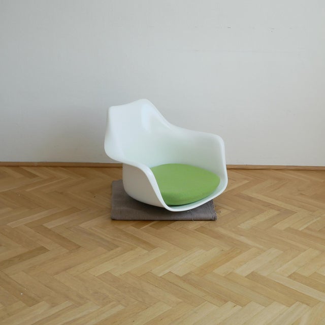 Tulip Seat Shell by Eero Saarinen for Knoll For Sale - Image 6 of 6