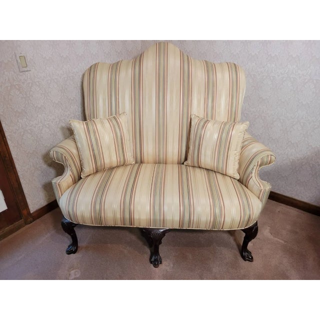 Wingback Settee Loveseat | Upholstered Accent Bench | Queen Anne Style For Sale In San Diego - Image 6 of 8
