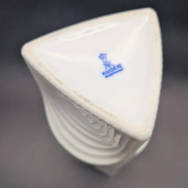 1950s Porcelain Op-Art Vase from Ak Kaiser, 1950s For Sale - Image 5 of 8