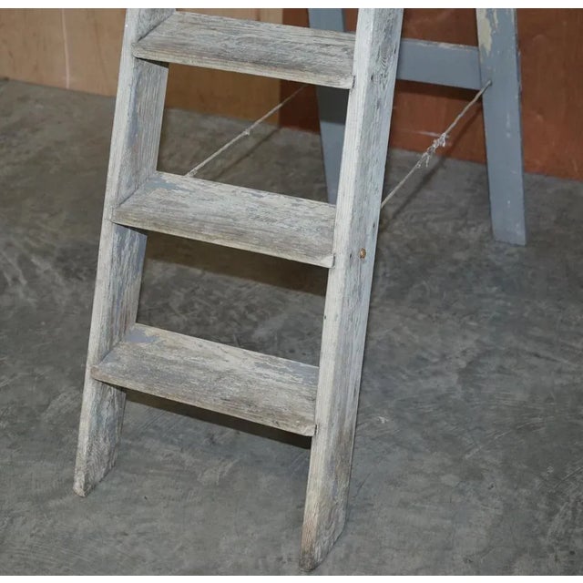 1920s Vintage Aqua Blue Paint Pitch Pine Decorators Ladder, 1920s For Sale - Image 5 of 18