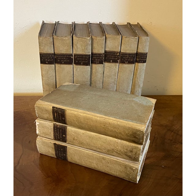 Antique Early 19th Century Fine Vellum Bindings - History of Italy by M. Francesco Guicciardini - Milan 1803 - Set of 10 Books For Sale - Image 4 of 9