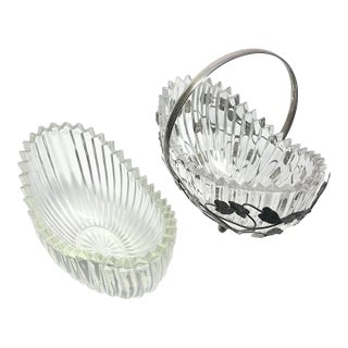 1940s English Silverplate Openwork Leaf Motif Basket Serving Bowl & Glass Inserts- 3 Pieces For Sale