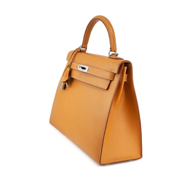 Modern Hermès Kelly 32 Gold Box Calf Leather Palladium Hardware Top Handle Bag For Sale - Image 3 of 11
