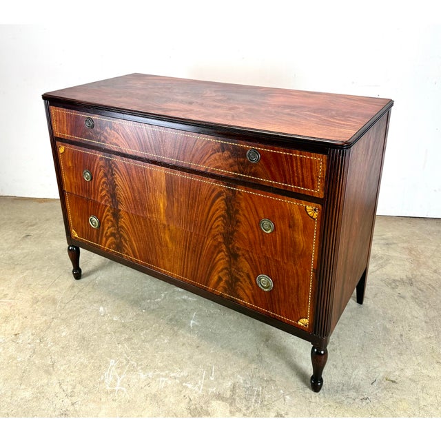 Antique 1930’s English Neoclassical Regency Style Flame Mahogany Inlaid Chest of Drawers From James McCreery & Co. For Sale - Image 10 of 12
