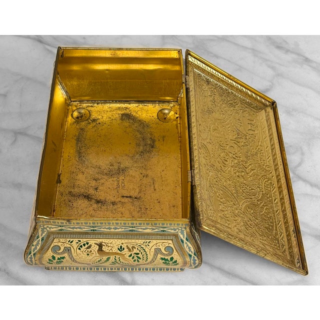 Vintage English Traditional Animal Hunt Embossed Tin Storage Box For Sale - Image 11 of 11