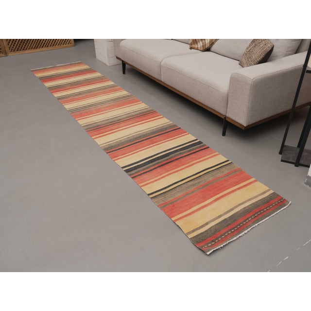 Turkish 1970s Vintage Handmade Wool Cotton Beige Area Rug For Sale - Image 3 of 11