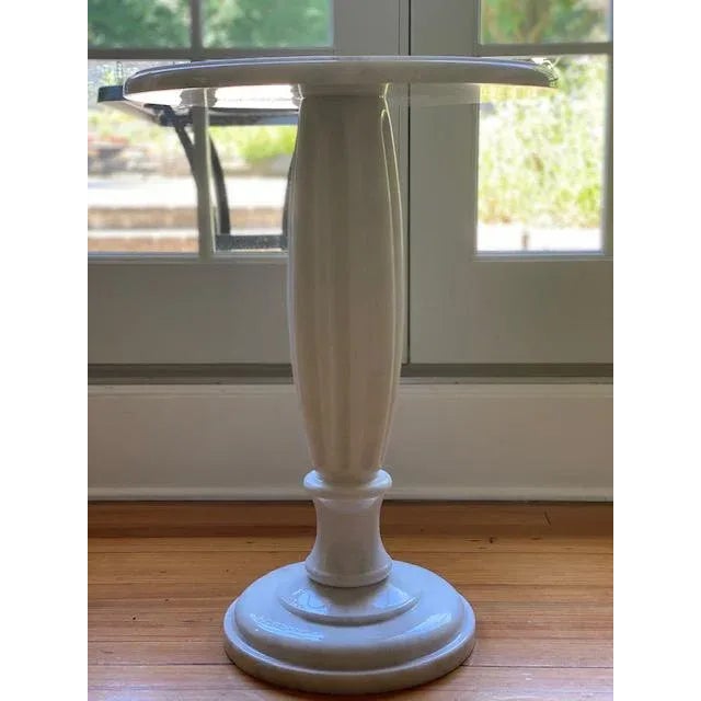 Beautiful white custom Italian round marble side table. Made in the 1990s.