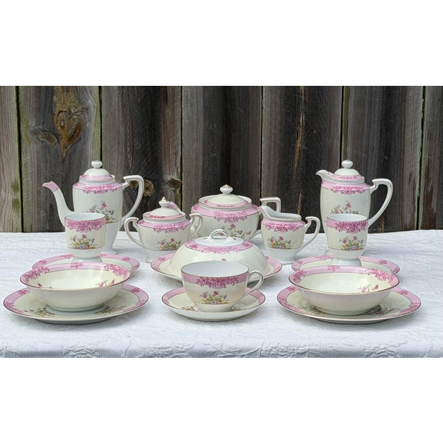 Noritake 1910s Hand-Painted Japanese Noritake Morimura Pink Scroll Breakfast Porcelain - 18 Pieces For Sale - Image 4 of 12