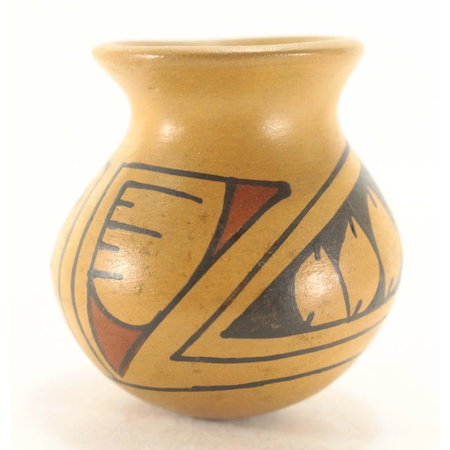 Mid 20th Century Mid-Century Native Style Mata Ortiz Pottery Diminutive Jar by Manuela Olivas For Sale - Image 5 of 9