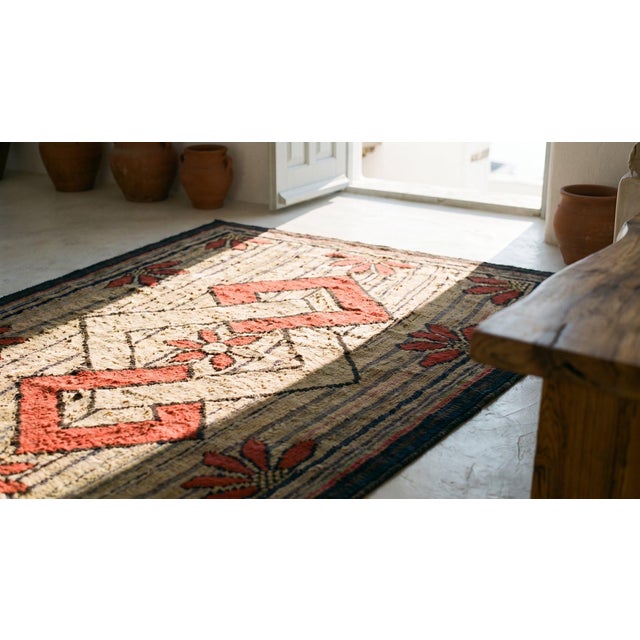 1900s Tan Camel Diamond Squares Folk Art Antique American Hooked Rug 2'8" X 4'0" Wool Carpet For Sale In New York - Image 6 of 8