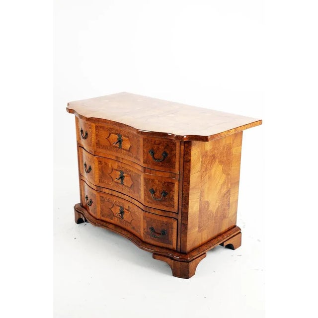 Baroque Chest of Drawers in Walnut, 1750s For Sale - Image 13 of 17