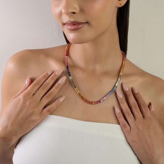 Mid 20th Century 37.66Ct Natural Rainbow Sapphire Tennis Necklace in 14k Gold For Sale In New York - Image 6 of 14