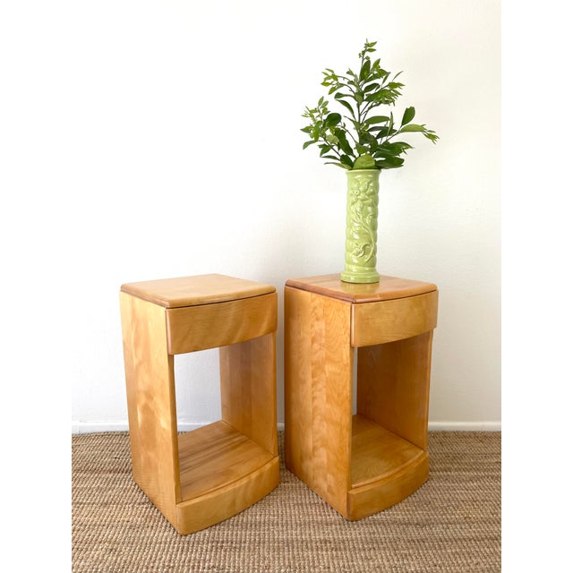 Vintage Mid-Century Modern Heywood Wakefield Pair of Airflow Nightstands in Wheat For Sale - Image 13 of 17