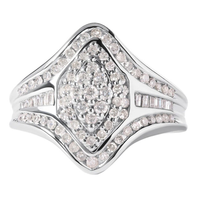 14K White Gold 3/4 Cttw Round and Baguette cut Diamond Cluster Ring (H-I Color, I1-I2 Clarity) For Sale
