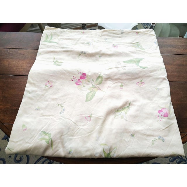 2000 - 2009 Yves Delorme / France "Fuchsia" Duvet Cover Set Full Size For Sale - Image 5 of 10