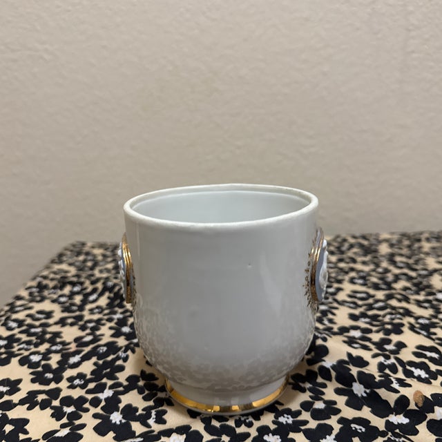 1970s Vintage Candrea Japan Porcelain Cherub/Angel Medallion Cup With 22k Gold Gilt Accents, Wedgwood Style For Sale - Image 5 of 8