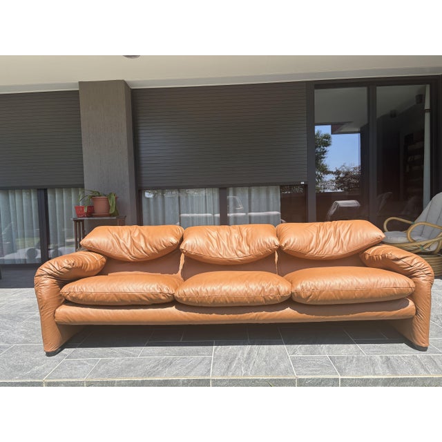 Piece purchased in 2024 and restored in 2025. Frame restored and reupholstered in natural brown leather. Excellent...