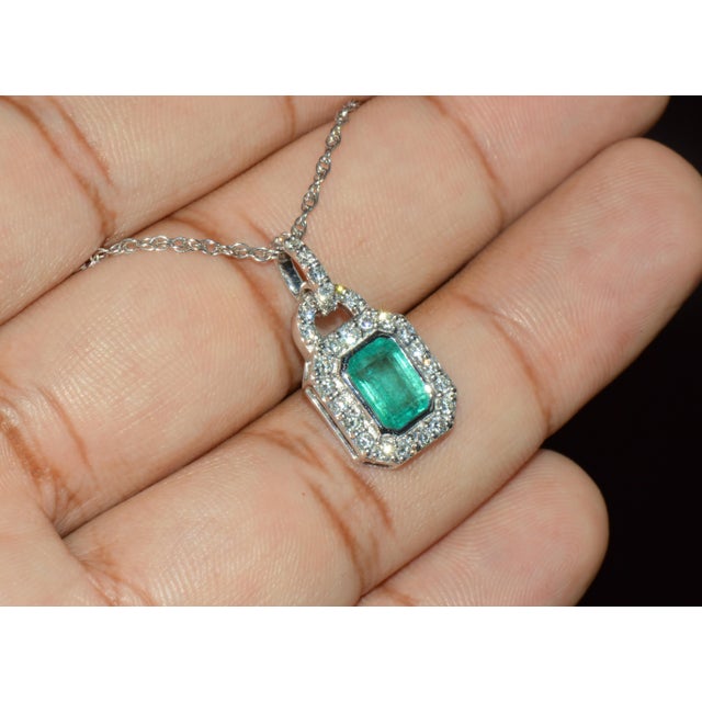 Late 20th Century Certified Natural 2.06cts Emerald & Diamond 18k White Gold Pendant Charm For Sale - Image 4 of 11