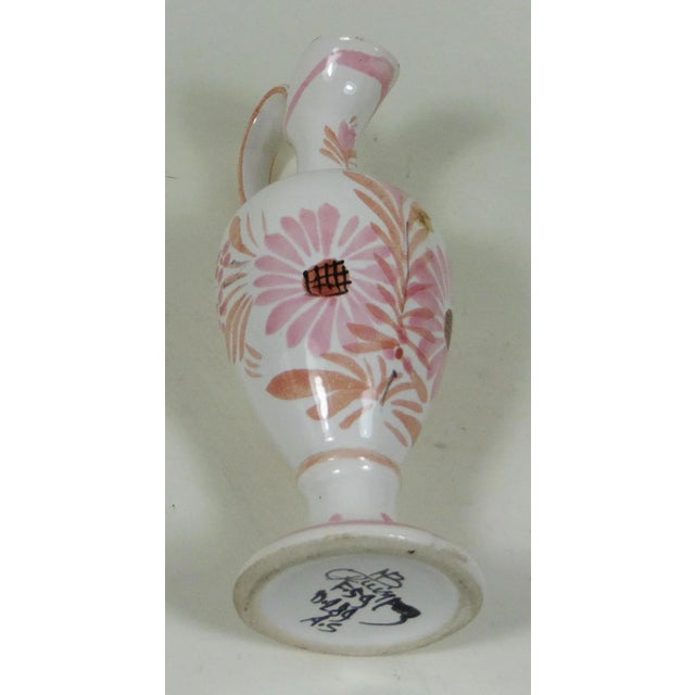 French Provincial 1950s Pink Quimper Ewer Pitcher For Sale - Image 3 of 4