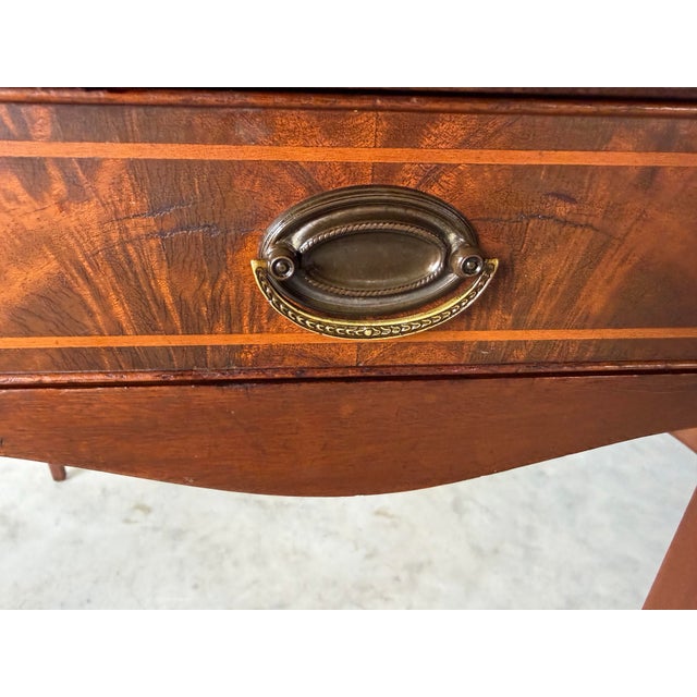 Vintage Mahogany Pembroke Drop-Leaf Nightstands – Pair For Sale - Image 9 of 13