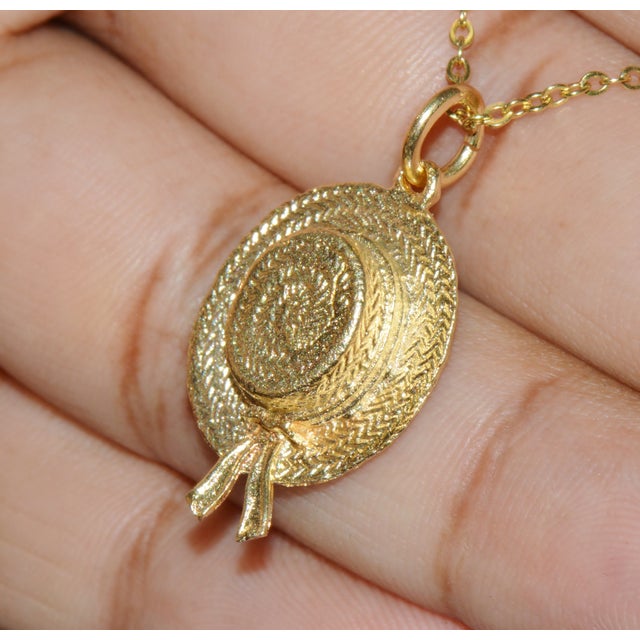 Gold Vintage Italian 18k Solid Gold Venetian Gondolier Straw Hat Charm Pendant For Sale - Image 8 of 8