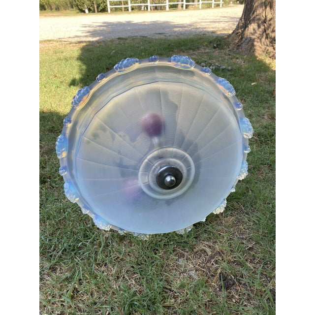1930s C. 1930 Ezan France French Art Deco Large Tiered Opalescent 7 Light Chandelier For Sale - Image 5 of 13