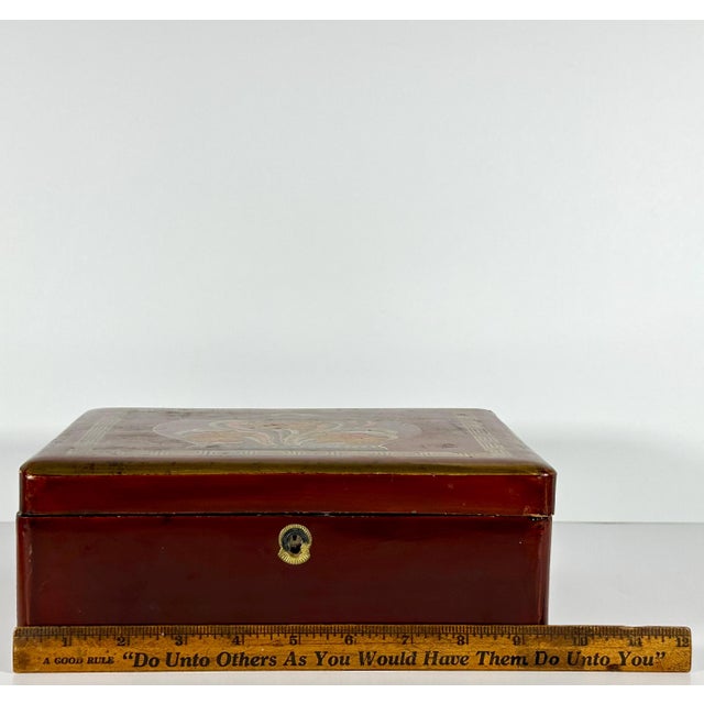 Art Nouveau Red Lacquered Floral Box: Japanese Antique, Made in Japan For Sale - Image 10 of 10