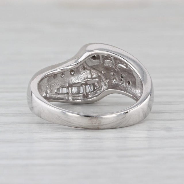 0.30ctw Diamond Bypass Ring 14k White Gold Size 7 For Sale In Greensboro - Image 6 of 8