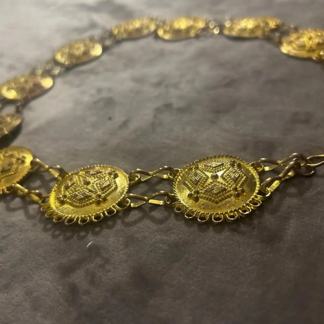 Italian 1960s Baroque Style Gilded Metal Costume Jewelry Italian Necklace For Sale - Image 3 of 9