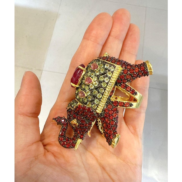 Neoclassical Bochic "Orient" Neoclassical Elephant Ruby & Sapphire Ring Set 18K Gold & Silver For Sale - Image 3 of 12