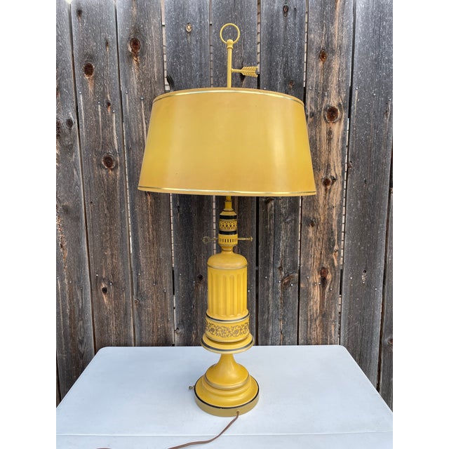 Mid 20th Century Vintage Mid Century Americana Mustard Table Lamp For Sale - Image 5 of 12