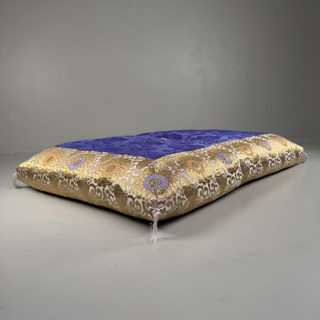 This large, luxurious Japanese ceremonial cushion is a temple-grade seat of the haishiki (拝敷) type, also known as a terayō...