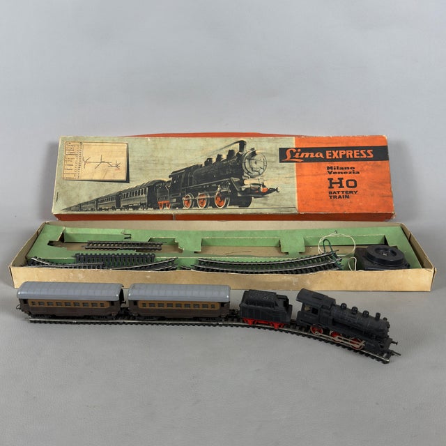 Milan-Venice Express Locomotive with Box from Lima, 1970s For Sale - Image 11 of 11