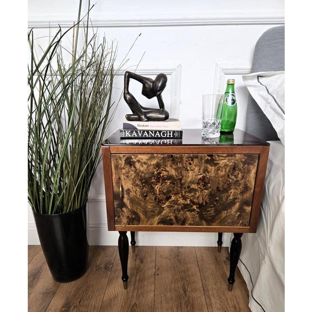Mid-Century Italian Art Deco Style Nightstands in Walnut with Glass Tops, 1950s, Set of 2 For Sale - Image 3 of 11