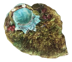 1890s English Majolica Strawberries Server With Fruits