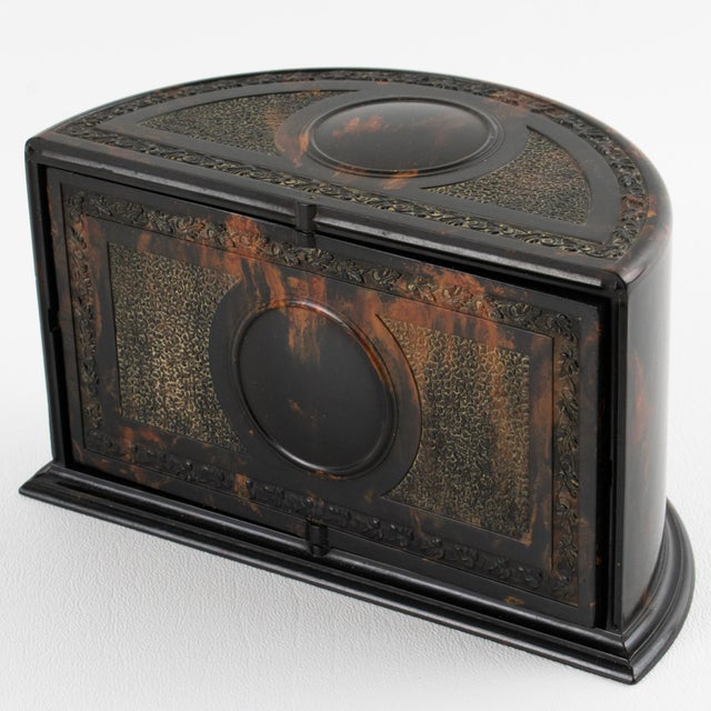 Art Deco Bakelite Modernist Box by Linsden, England Circa 1925 For Sale - Image 4 of 17