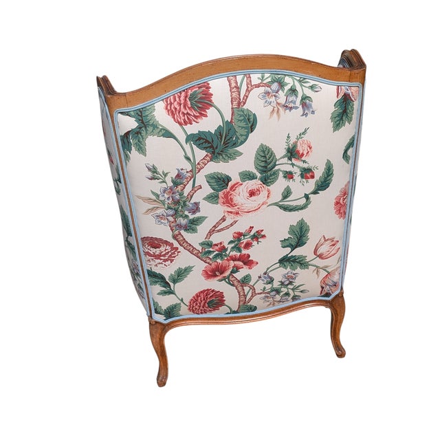Early 20th Century French Country Louis XV Style Carved Walnut Bergere Chair For Sale - Image 4 of 5