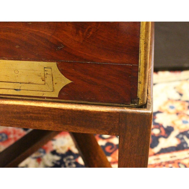 Early-Mid 19th Century English Large Campaign Lap Desk on Side Table Stand For Sale In Raleigh - Image 6 of 12