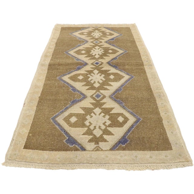 Mid-Century Modern Vintage Turkish Oushak Rug - 02'11 X 05'05 For Sale - Image 3 of 9