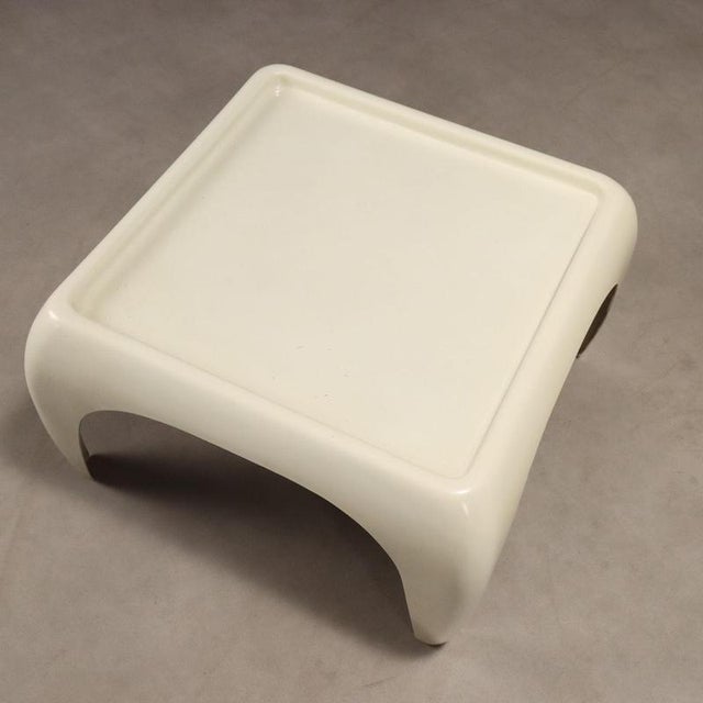 White Space Age Coffee Tables, 1970s, Set of 2 For Sale - Image 8 of 10