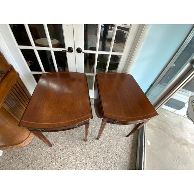 Super gorgeous end tables. Could be used as ovel/round end tables or put the sides down and use as rectangular tables....