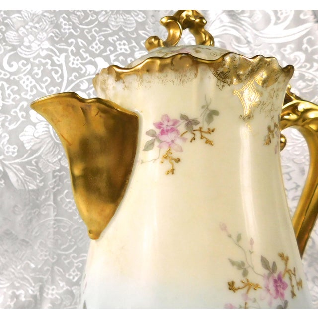 Traditional Late 18th Century Traditional Lewis Straus and Sons Limoges Cream and Blue Chocolate Pot For Sale - Image 3 of 13