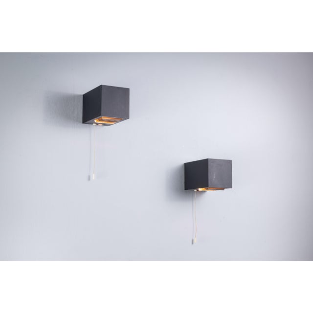 Introducing a sleek and functional lighting solution: the raak c-1606 wall lamps, also known as the ‘‘louvre lamp’’. This...